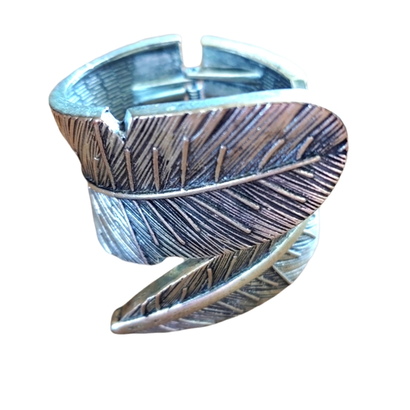 Vintage Metal Cuff Bracelet Spring Mechanism - Picture 4 of 10